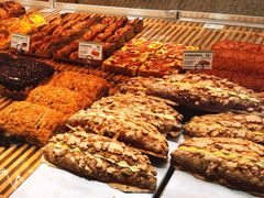 法式脆皮坚果先生-爱达乐面包生日蛋糕(温江新尚天地店)