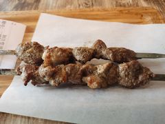 纯羊肉烤肉-歹歹的加个面过油肉拌面
