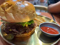 菠萝牛肉堡-魏斯理汉堡(西安沣东吾悦店)