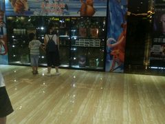大堂-中影佰纳国际影城DMAX(花都广百广场店)