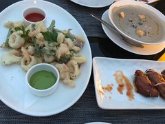 crispy&nbsp;calamari香酥鱿鱼圈-WOLFGANG PUCK KITCHEN & BAR(迪士尼小镇店)