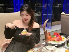 -云顶旋转自助景观餐厅