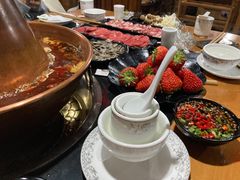 -果松木炭酸菜铜火锅·外婆参鸡汤