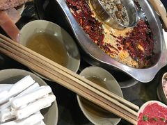 -渝嘴小老弟老火锅(华新村店)