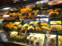 -Starbucks Central Chidlom