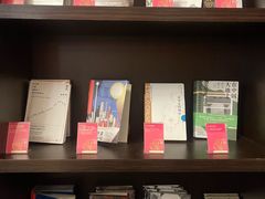 -钟书阁(松江泰晤士小镇店)