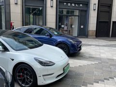-TESLA 特斯拉(上海太古汇体验店)