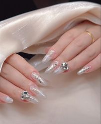 -UMl Nail 尤米美甲美睫半永久