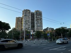-宜致酒店(永庆坊彩虹桥地铁站店)