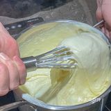 肉肠一口咬下去，还会爆汁！鸡翅鲜嫩多汁！满足