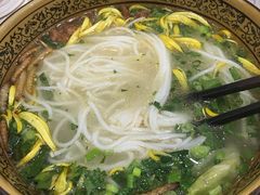 -桥香园云南过桥米线(金马碧鸡店)
