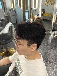 点击看大图 -即型男士理发工作室