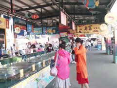 -三亚火车头万人海鲜广场