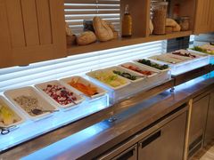 自助取餐区-北京王府井希尔顿酒店·万斯阁西餐厅