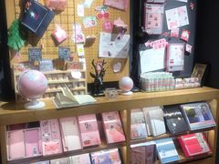 -九木杂物社(新奥购物中心店)