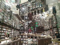 -钟书阁(群光广场店)