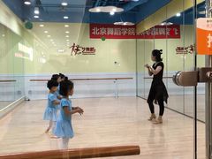 -炫艺舞蹈培训中心(枫尚奥特莱斯店)