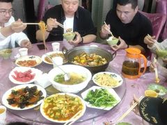 -亚黑亚炕锅农家美食(清水河店)