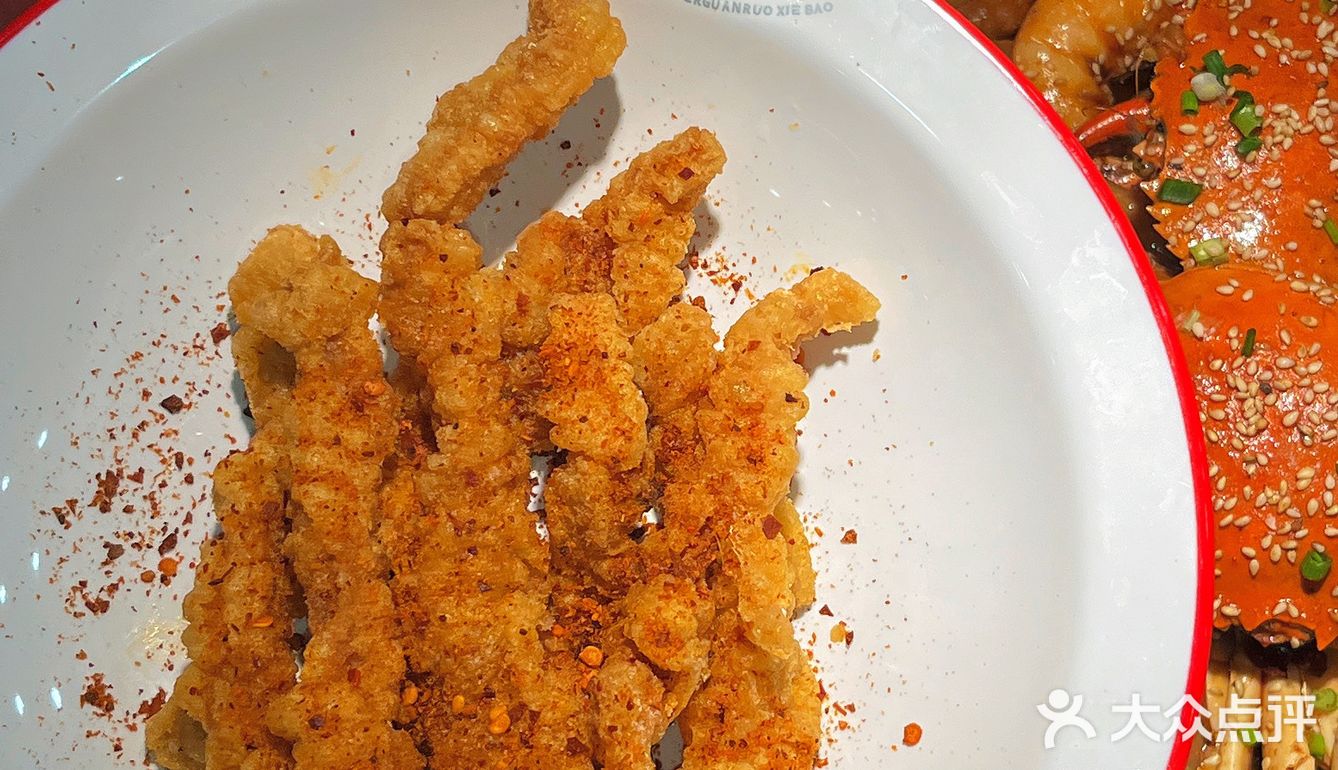 在学校门口可以吃到真么好吃的肉蟹煲了[流泪]