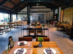 -喜洲吧·江畔老船厂·庭院餐厅(喜临院店)