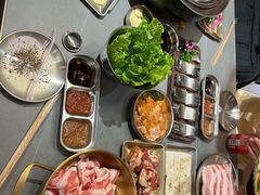 -围炉肉舍•炭烤活鳗•丹东海鲜烤肉(步行街店)