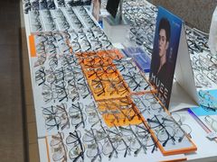 -美式眼镜·授权蔡司.依视路.尼康.豪雅.明月(南翔印象城店)