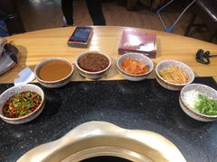 -顶顶汤火牛排火锅·经典铜锅涮肉