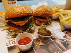 -The Habit Burger Grill 哈比特汉堡(复兴soho店)