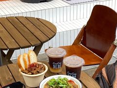 -CowCow其其·牛杂咖啡公司(六运店)