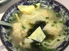 海鲜虾仁馄饨-老新隆牛肉锅贴(新街口店)