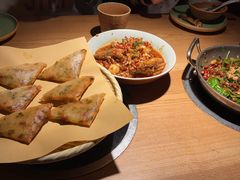 手撕扁担鸡-吃饭皇帝大(解放西路店)