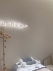 -萱娅美颜美体中心