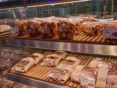 -巴黎贝甜(大宁国际商业广场店)