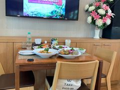 -Chom Cafe and Restaurant