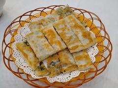 香煎葱油饼-东江渔村·古典园林·30年粤菜老字号(太和店)