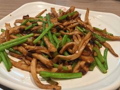 -六泰居·尔滨地标·东北菜(泰山路店)