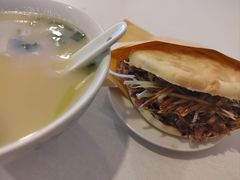 -烤鸭肉夹馍鸭汤店