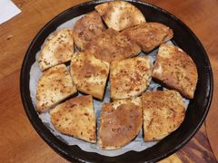 料理烤特色火烧-老东镇啤酒屋海鲜加工·蒸汽海鲜·海鲜烧烤(台东店)