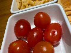 -野山舂·贵州现舂酸汤火锅(鸿通城店)