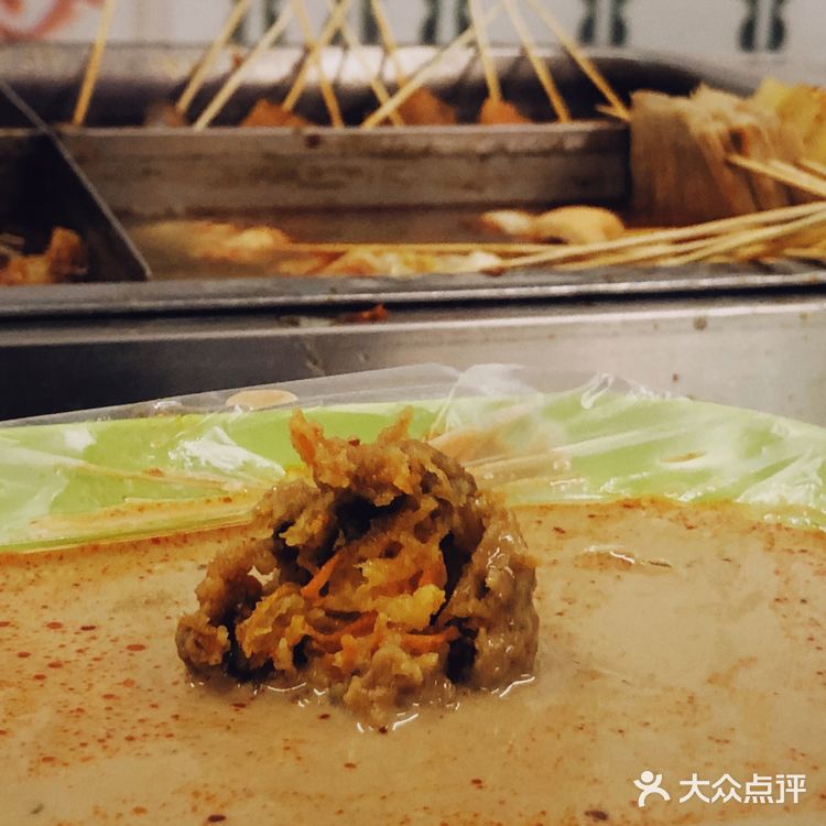神奇的山上深夜食堂感～看见那种老摊儿就觉得高兴～而且
