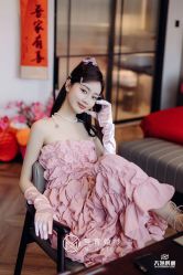 -曼青婚纱礼服馆