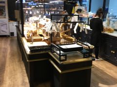 面包甜点陈列柜-米洛克欧洲蛋糕(西南路店)