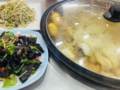 -屯老二农家铁锅炖·行业领军者(梅江店)