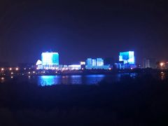 -上海滴水湖皇冠假日酒店