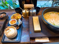 -银米·云南传统过桥米线(双廊黑金冠店)