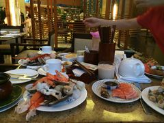 冰镇熟海鲜-松山湖凯悦酒店·Café自助餐厅·周末火舞秀表演