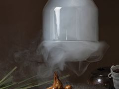 果木烟熏香茅玻璃脆皮乳鸽-喜来登由由大酒店九州膳坊中餐厅