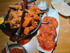 炸鸡翅一半一半-富乐满韩国正宗炸鸡韩国料理(虹泉路店)