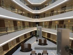 -上海滴水湖皇冠假日酒店