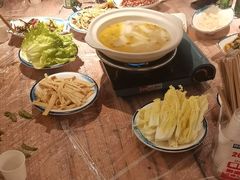 -霄汉牛三鲜湖北砂锅菜(万松园2店)
